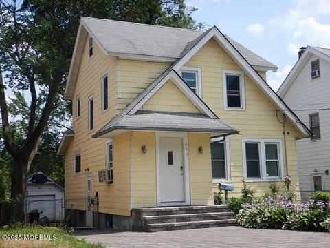 Photo of 693 A Chestnut Avenue, Teaneck, NJ 07666 (MLS # 22531368)