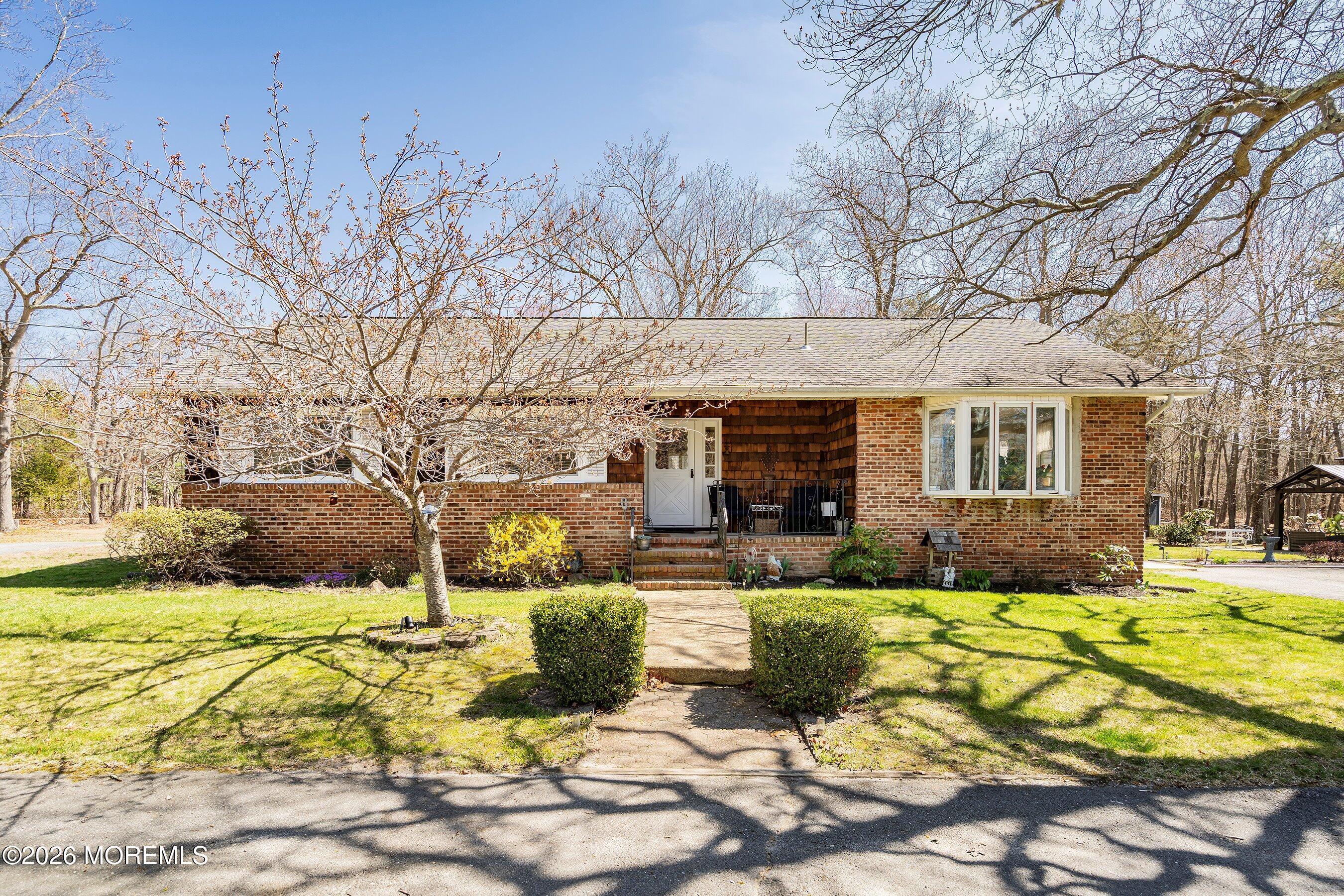 745 Oak Glen Road
