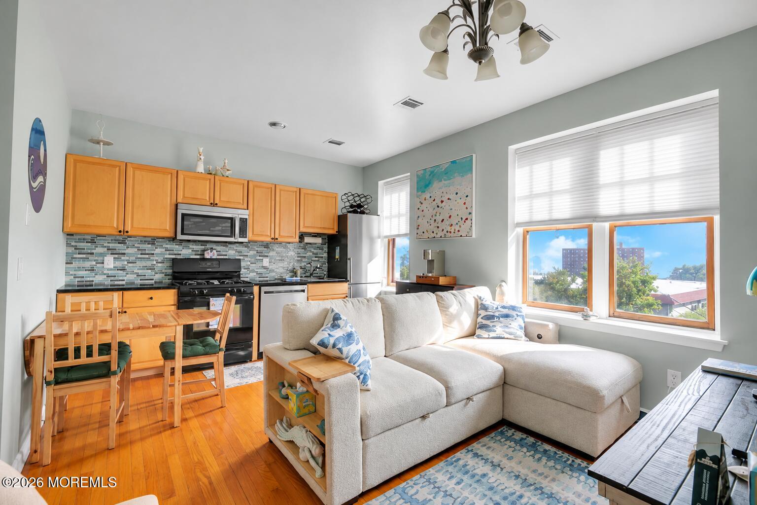218 2nd Avenue 304 E
