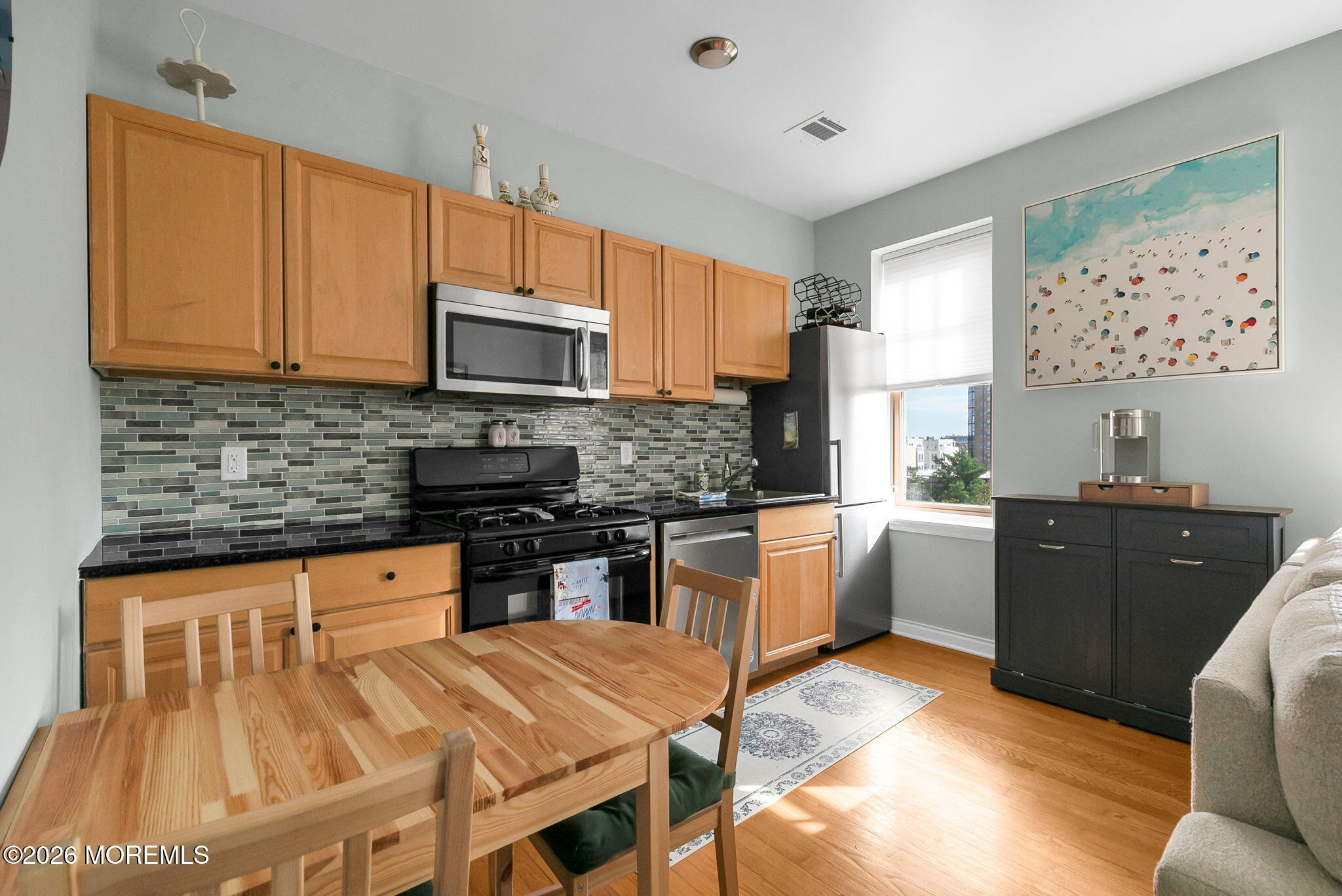 218 2nd Avenue 304 E