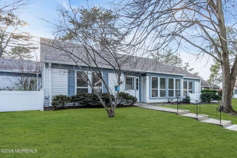 Condo For Sale - 713 Wooton Court #B<br/> Manchester, NJ 08759