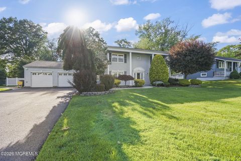 Homes For Sale - 12 Whitman Boulevard<br/> Manalapan, NJ 07726