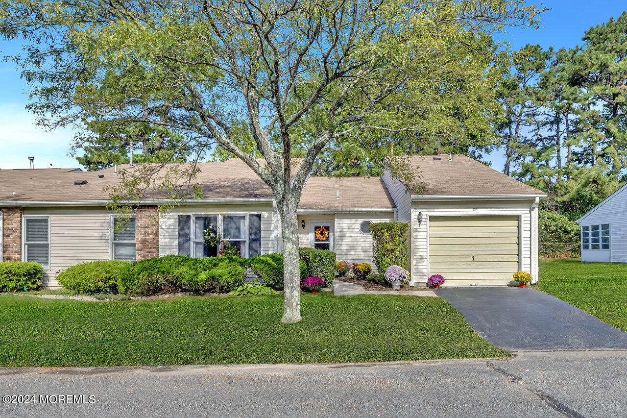 76 Woodshill Drive, Lakewood, New Jersey image 3