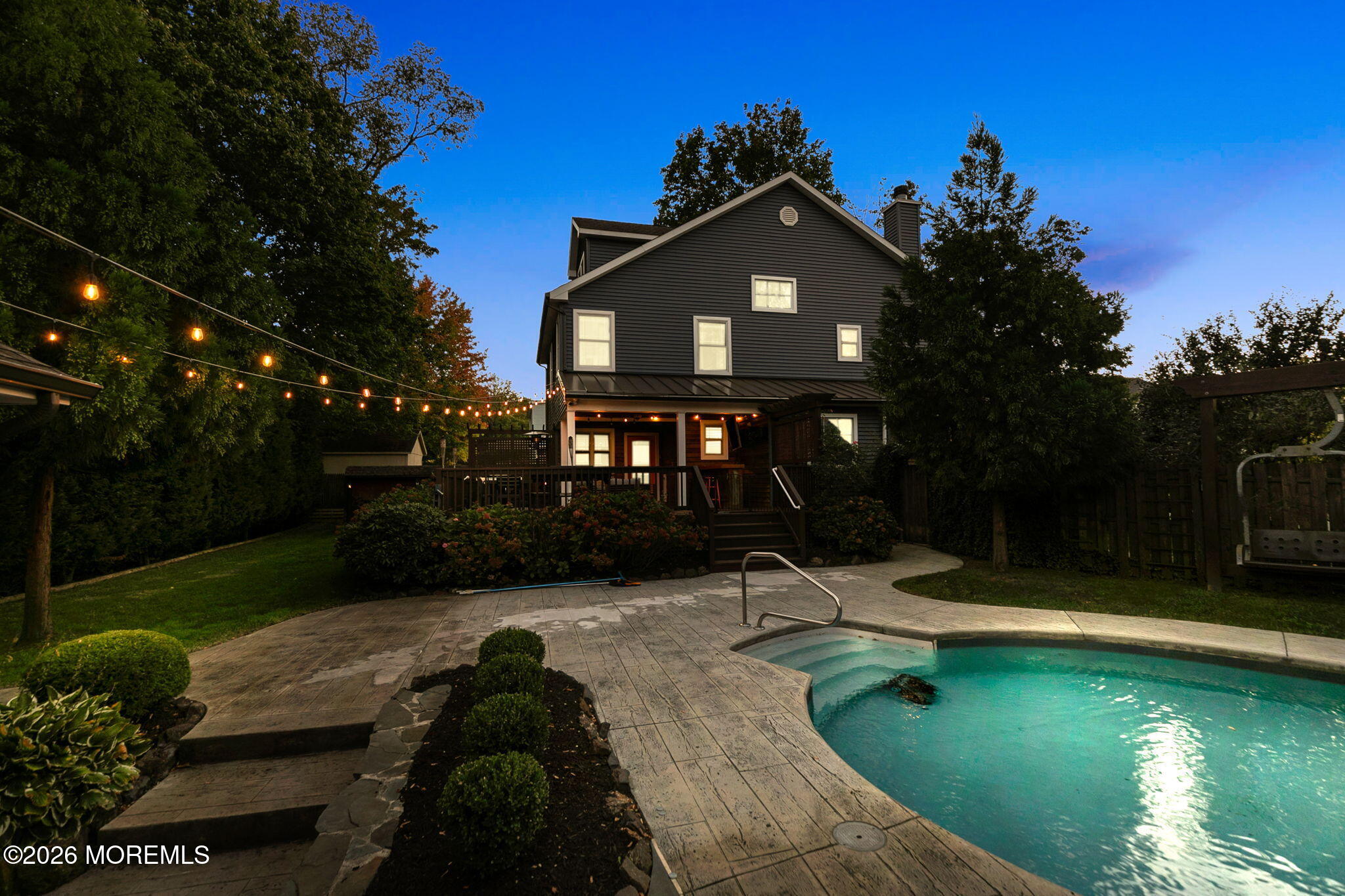 10 Bowne Avenue