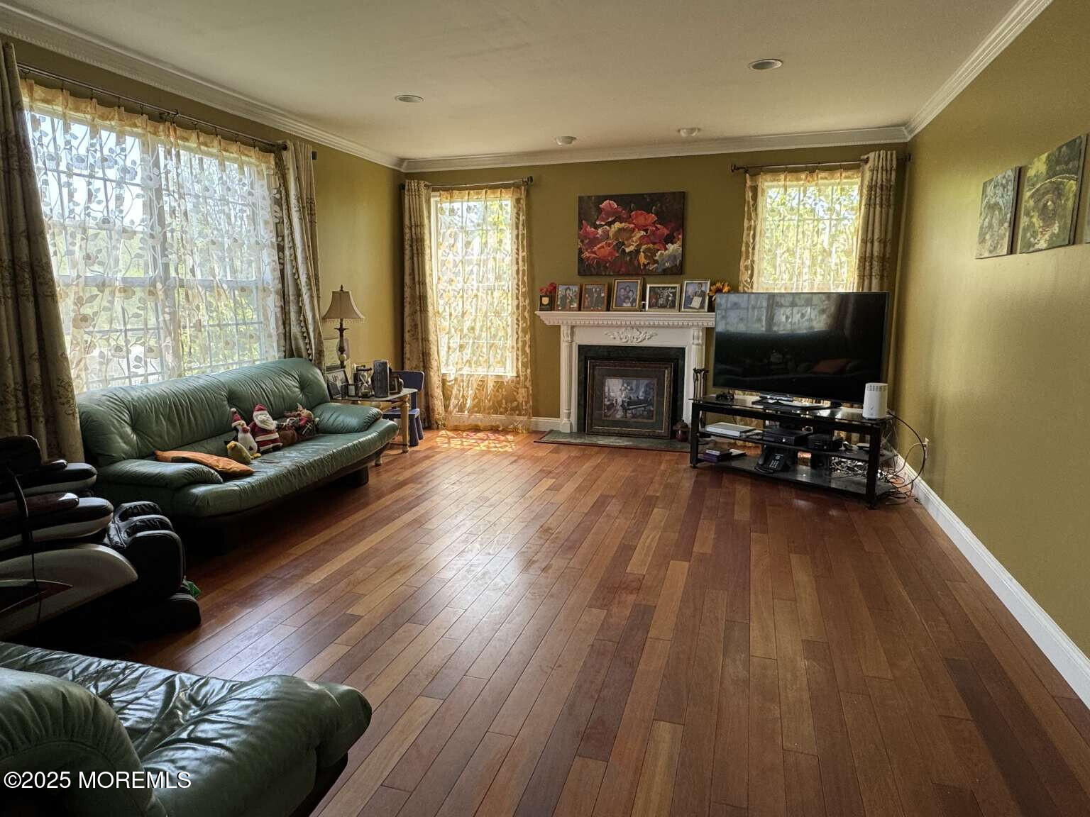 36 Graversham Drive, Marlboro, New Jersey image 6