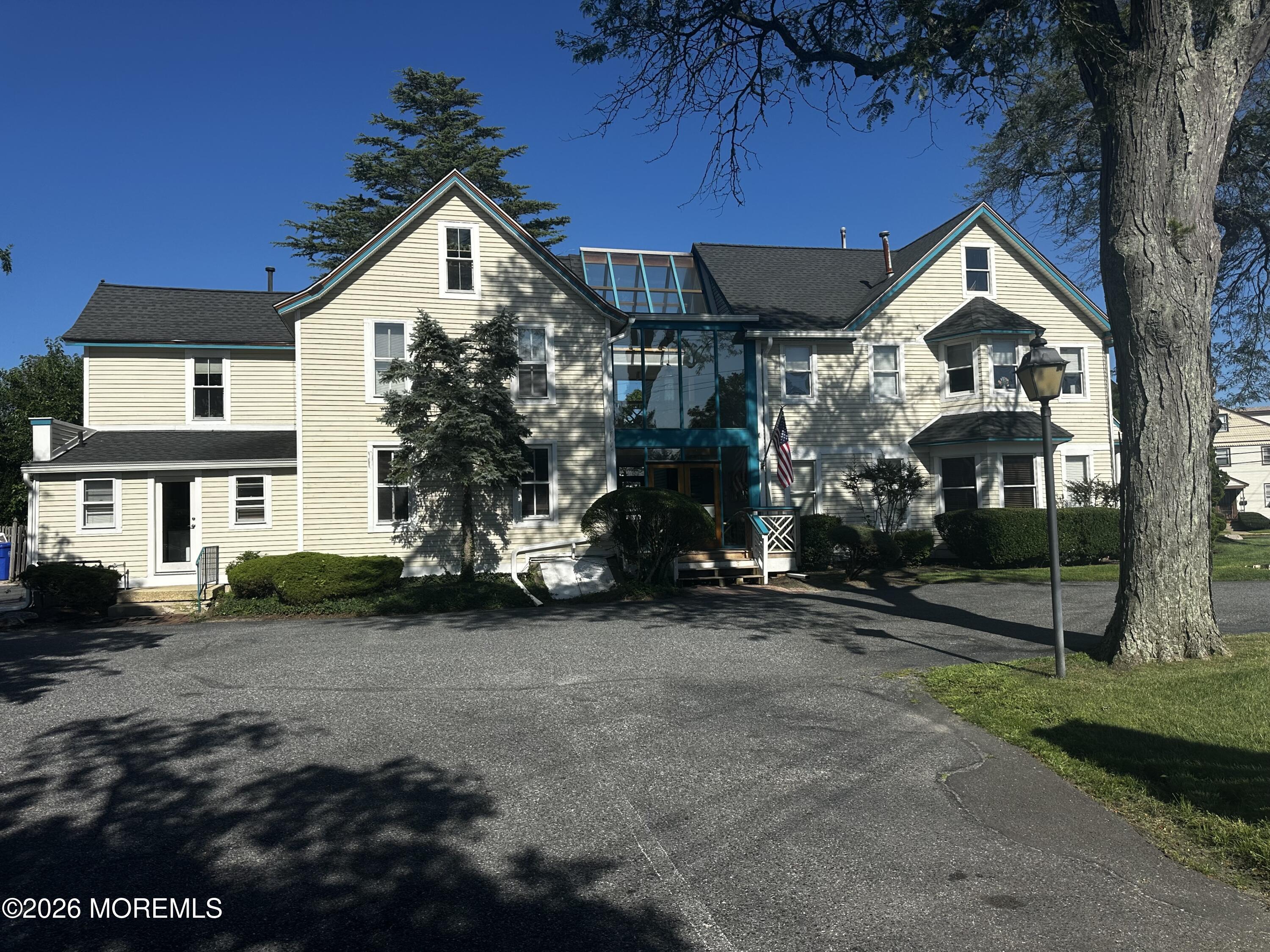599 Shore Road 202