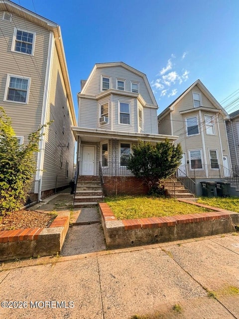 Apartment For Rent - 1060 Bond Street #1<br/> Union County, Elizabeth, NJ 07201