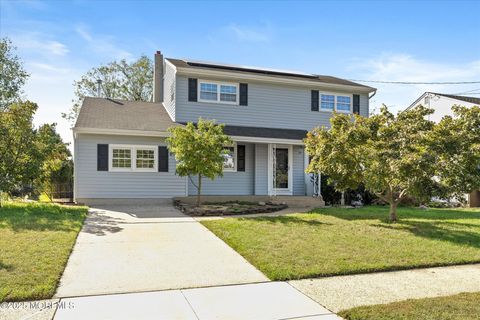 Photo of 29 Walt Whitman Way, Hamilton Square, NJ 08690 (MLS # 22530210)
