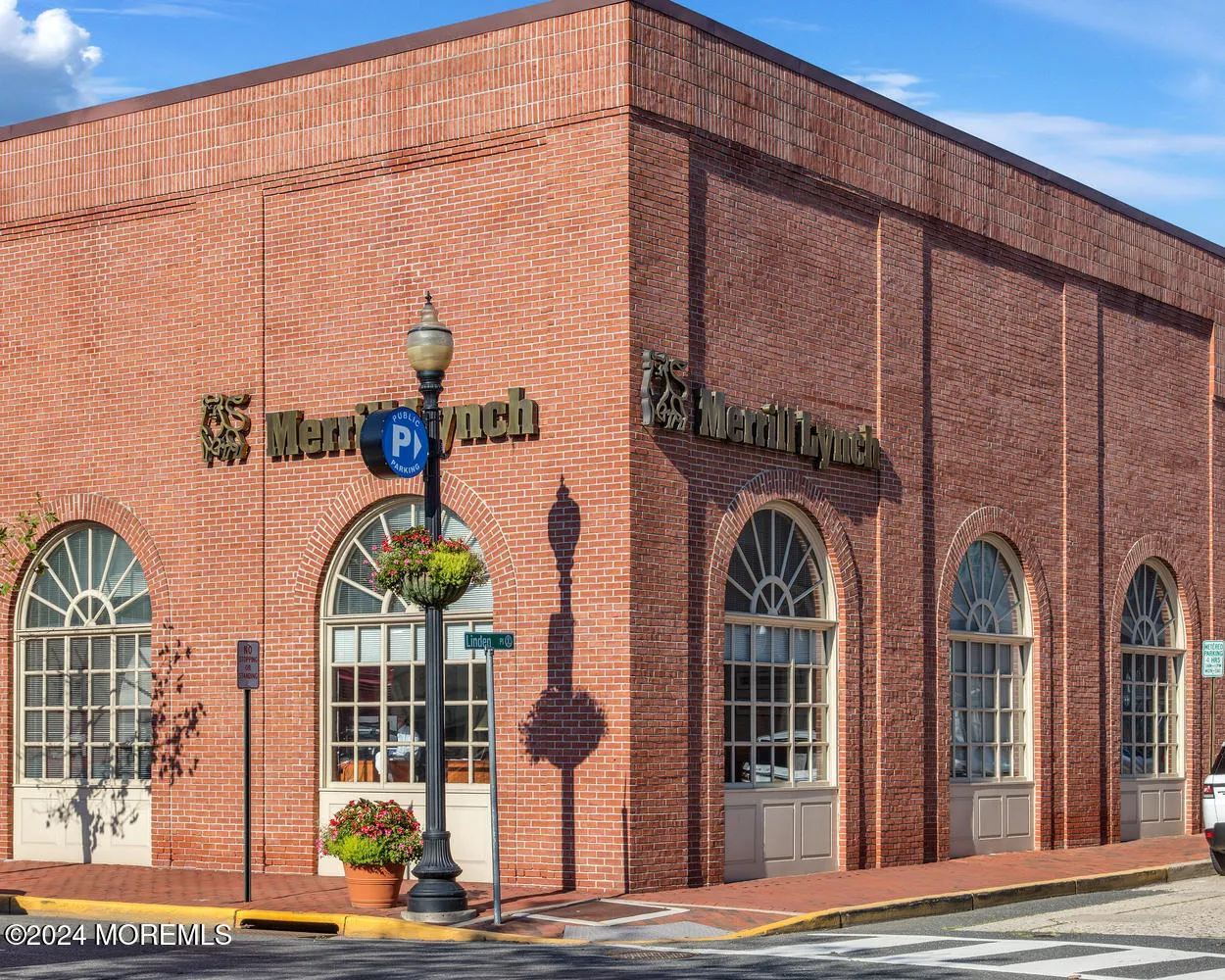 Red Bank, New Jersey 07701, United States, 2 Bedrooms Bedrooms, ,3 BathroomsBathrooms,Residential,Active,35100