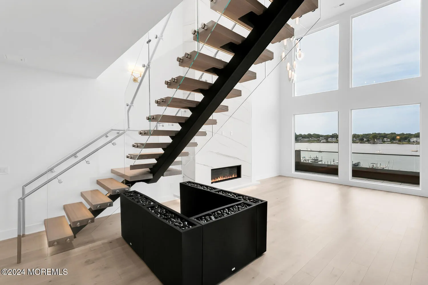 Red Bank, New Jersey 07701, United States, 2 Bedrooms Bedrooms, ,3 BathroomsBathrooms,Residential,Active,35100