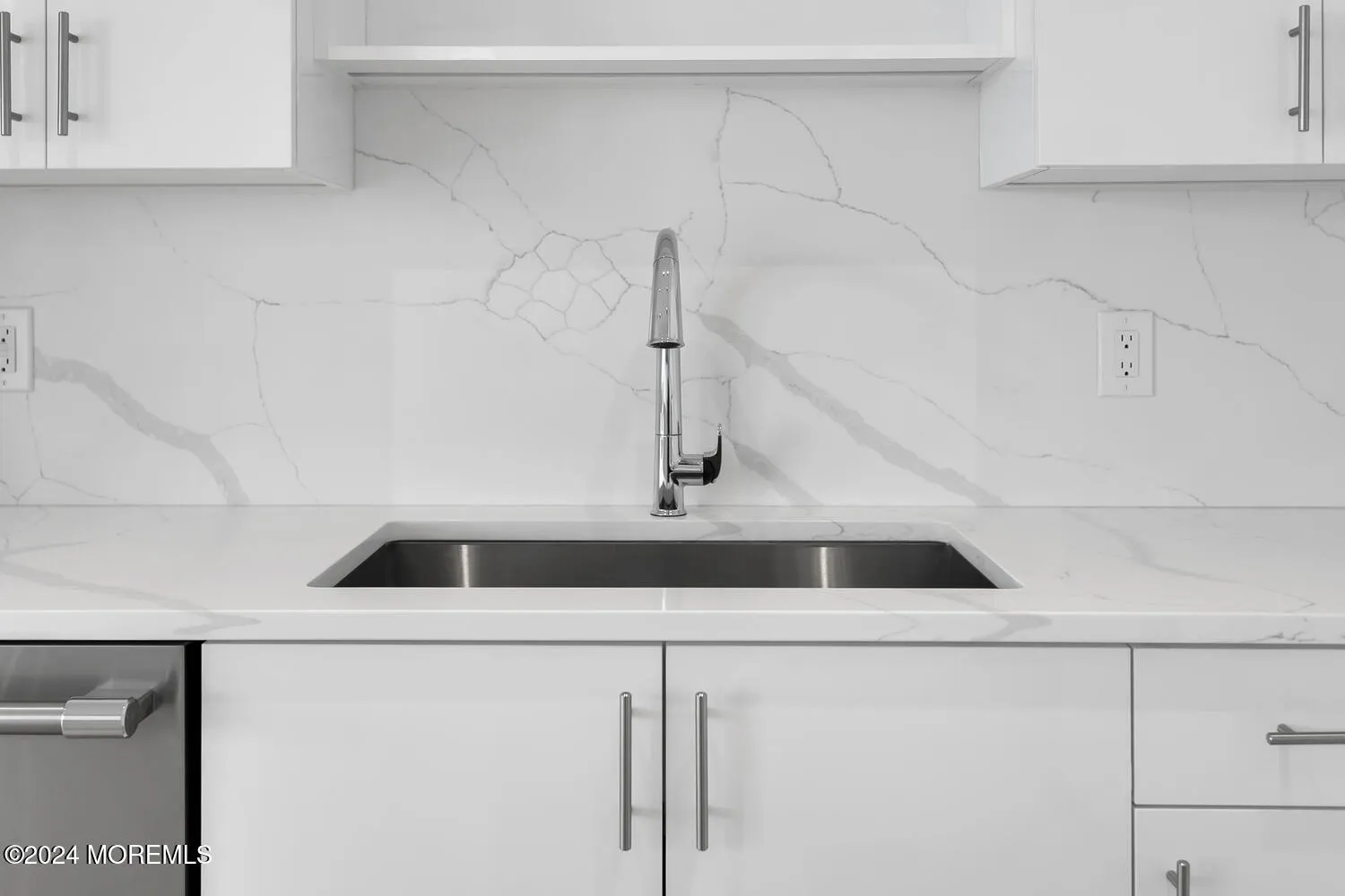 Red Bank, New Jersey 07701, United States, 2 Bedrooms Bedrooms, ,3 BathroomsBathrooms,Residential,Active,35100