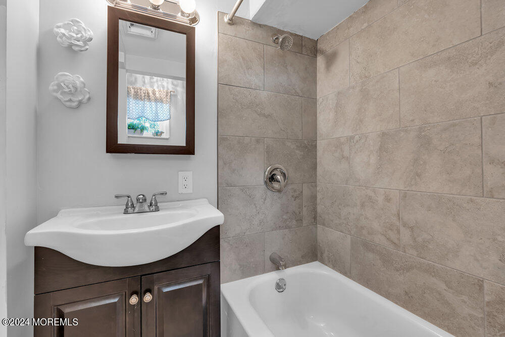 29 Valley Vale Drive, Old Bridge, New Jersey image 33