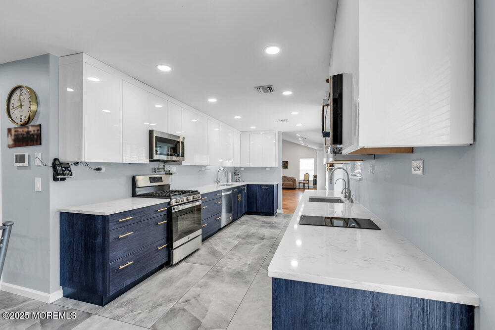 8 Round Valley Court, Lakewood, New Jersey image 16