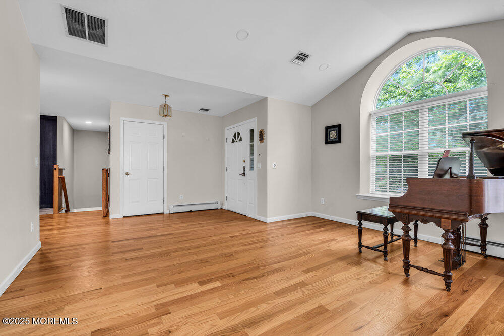 8 Round Valley Court, Lakewood, New Jersey image 10