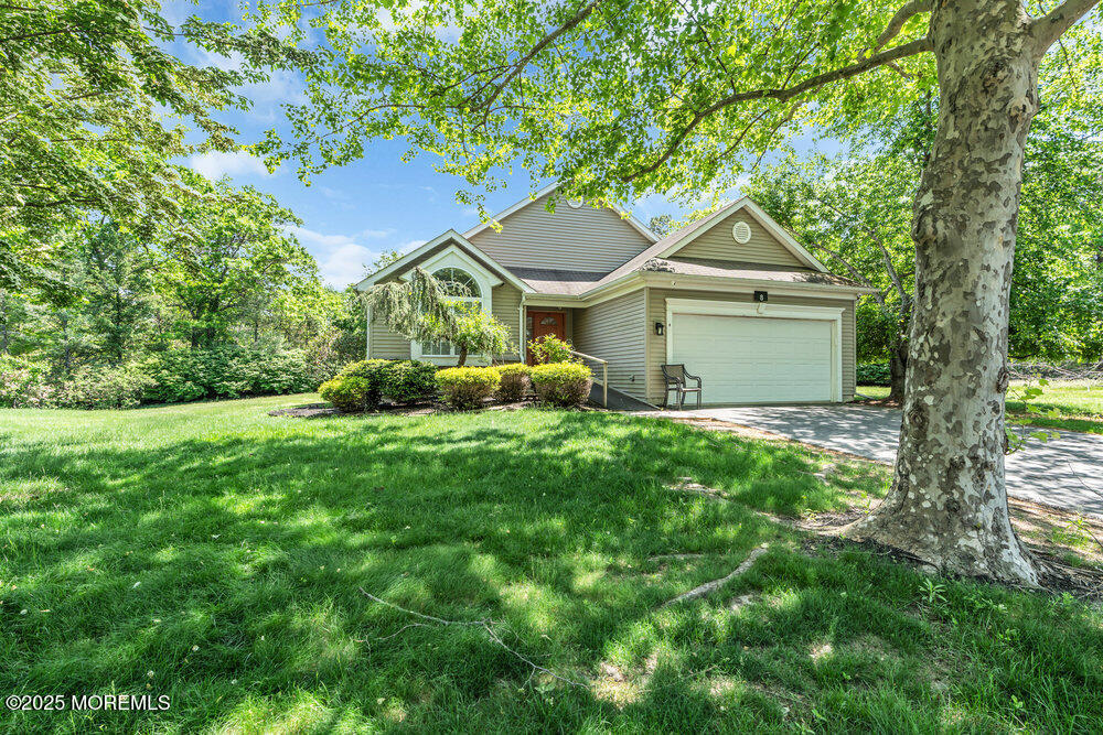 8 Round Valley Court, Lakewood, New Jersey image 1