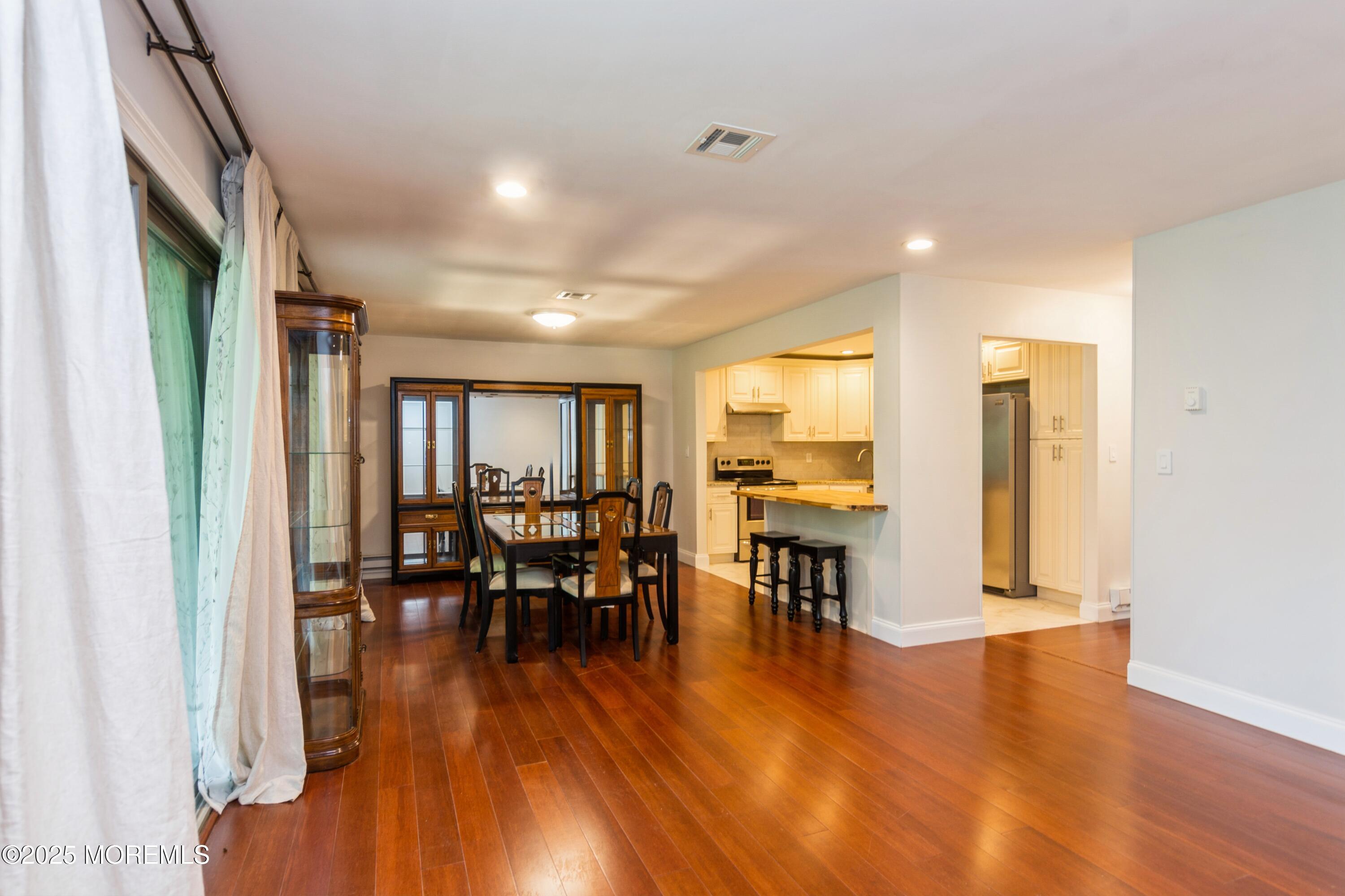 7 Danbury Court
