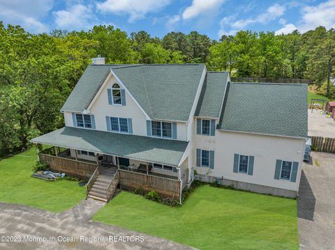 Homes For Sale - 1476 E Spruce Street<br/> Ocean County, Lakewood, NJ 08701