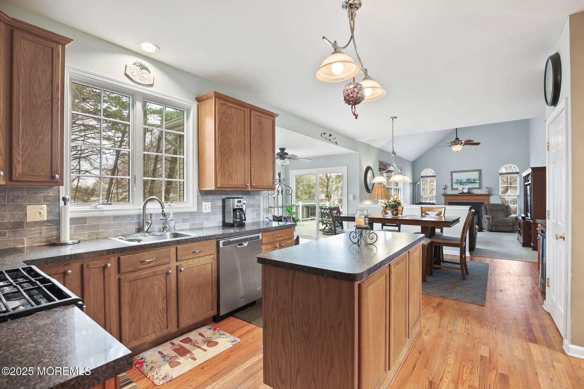 2 Tuscarora Circle, Old Bridge, New Jersey image 6