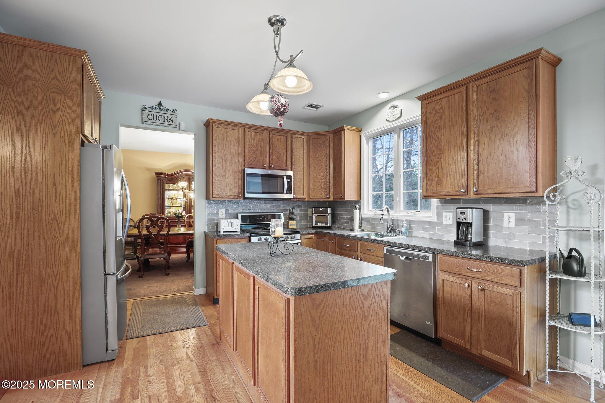2 Tuscarora Circle, Old Bridge, New Jersey image 9