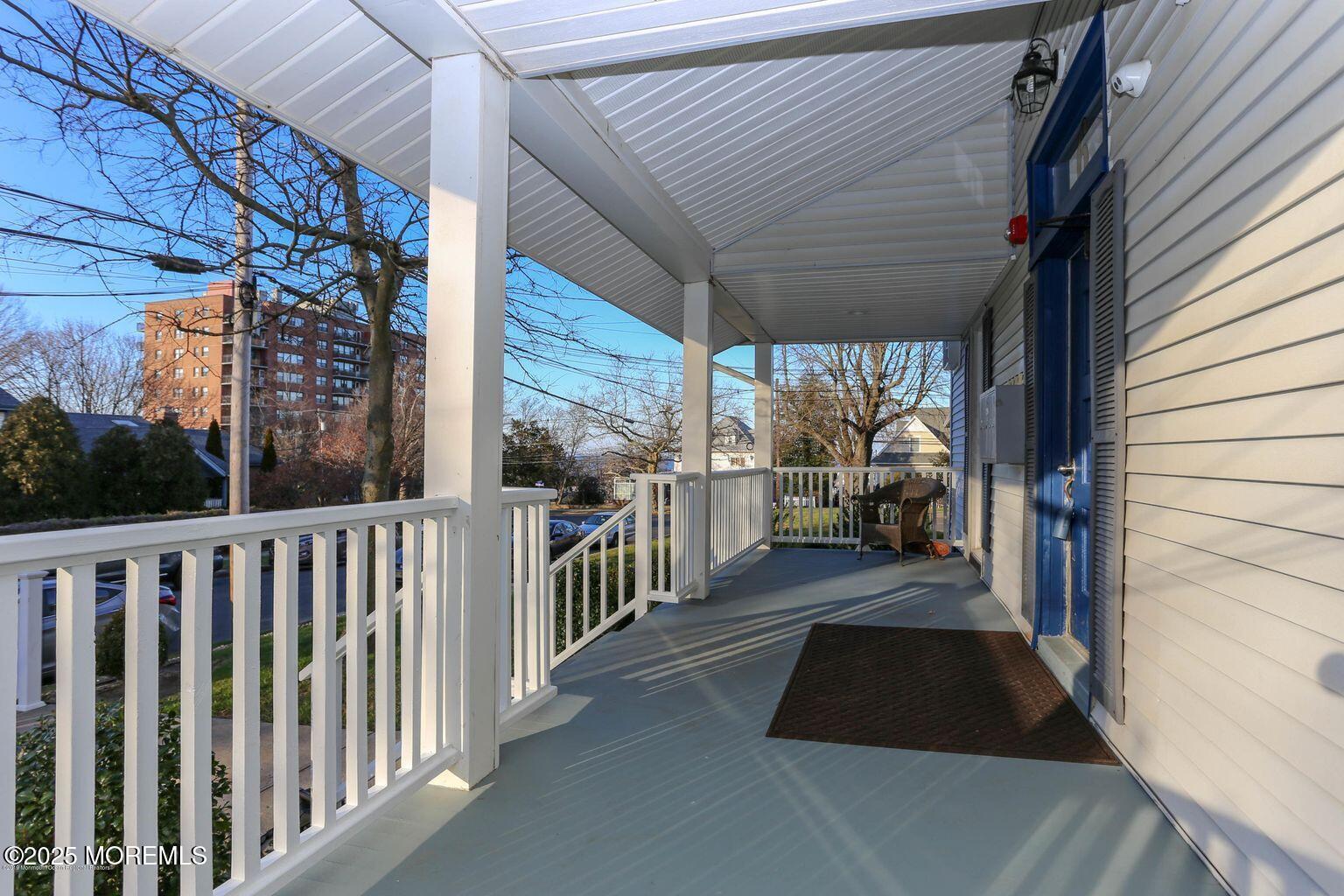 6 3rd Avenue 2