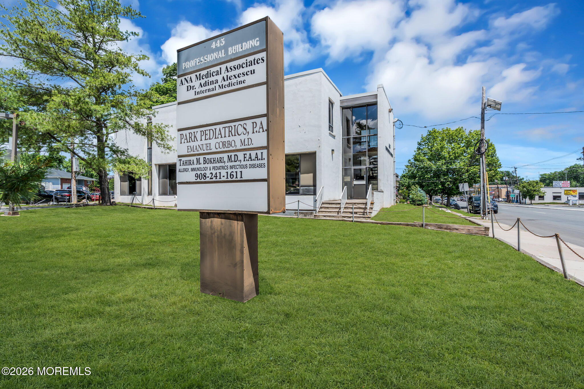 441-443 E Westfield Avenue