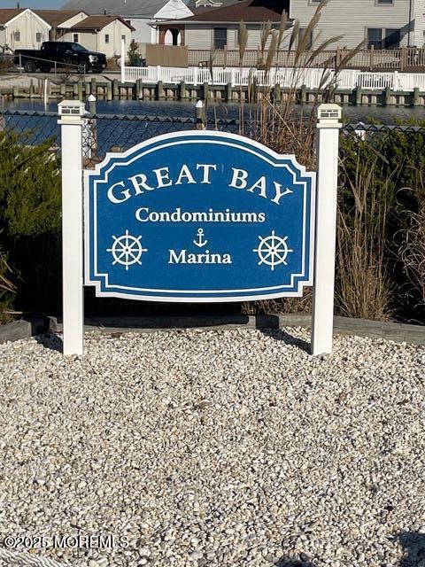 7 W Playhouse Drive 17