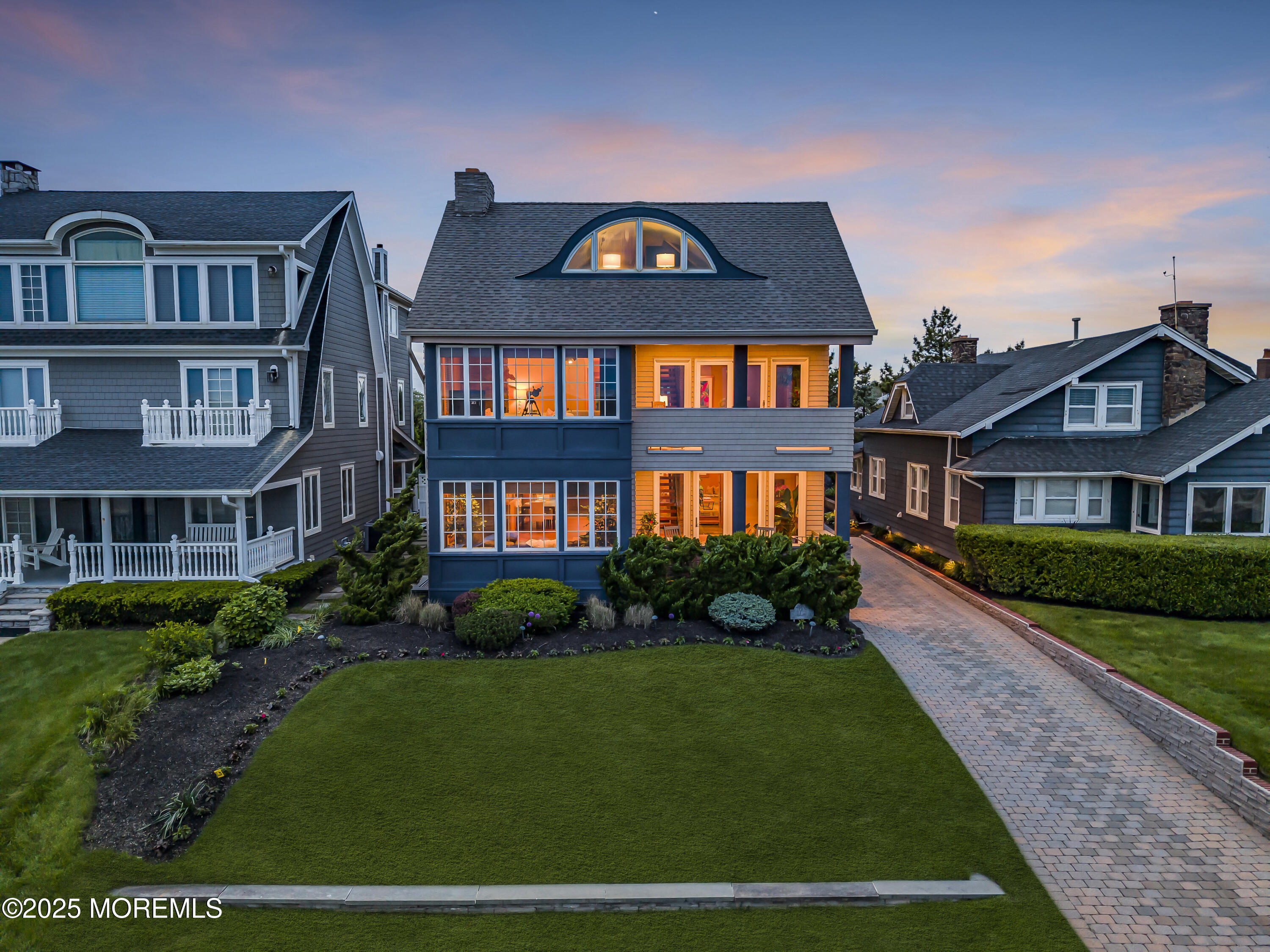 2009 Ocean Avenue