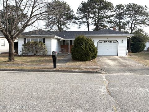 Photo of 11 Tampa Lane, Toms River, NJ 08757 (MLS # 22536749)