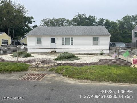Homes For Sale - 115 Bonita Road<br/> Waretown, NJ 08758