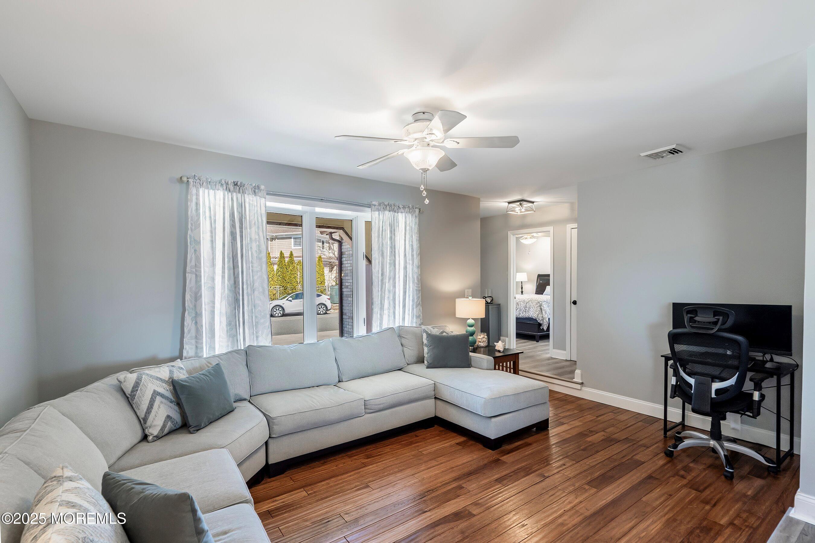 3402 Sandy Place, Toms River, New Jersey image 3