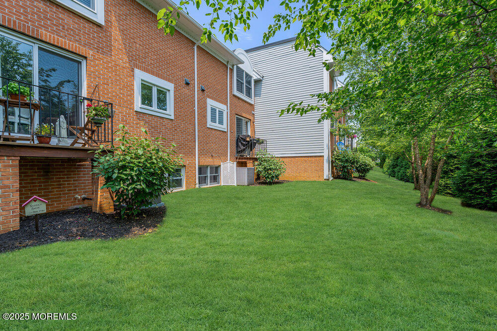 65 E River Road 28