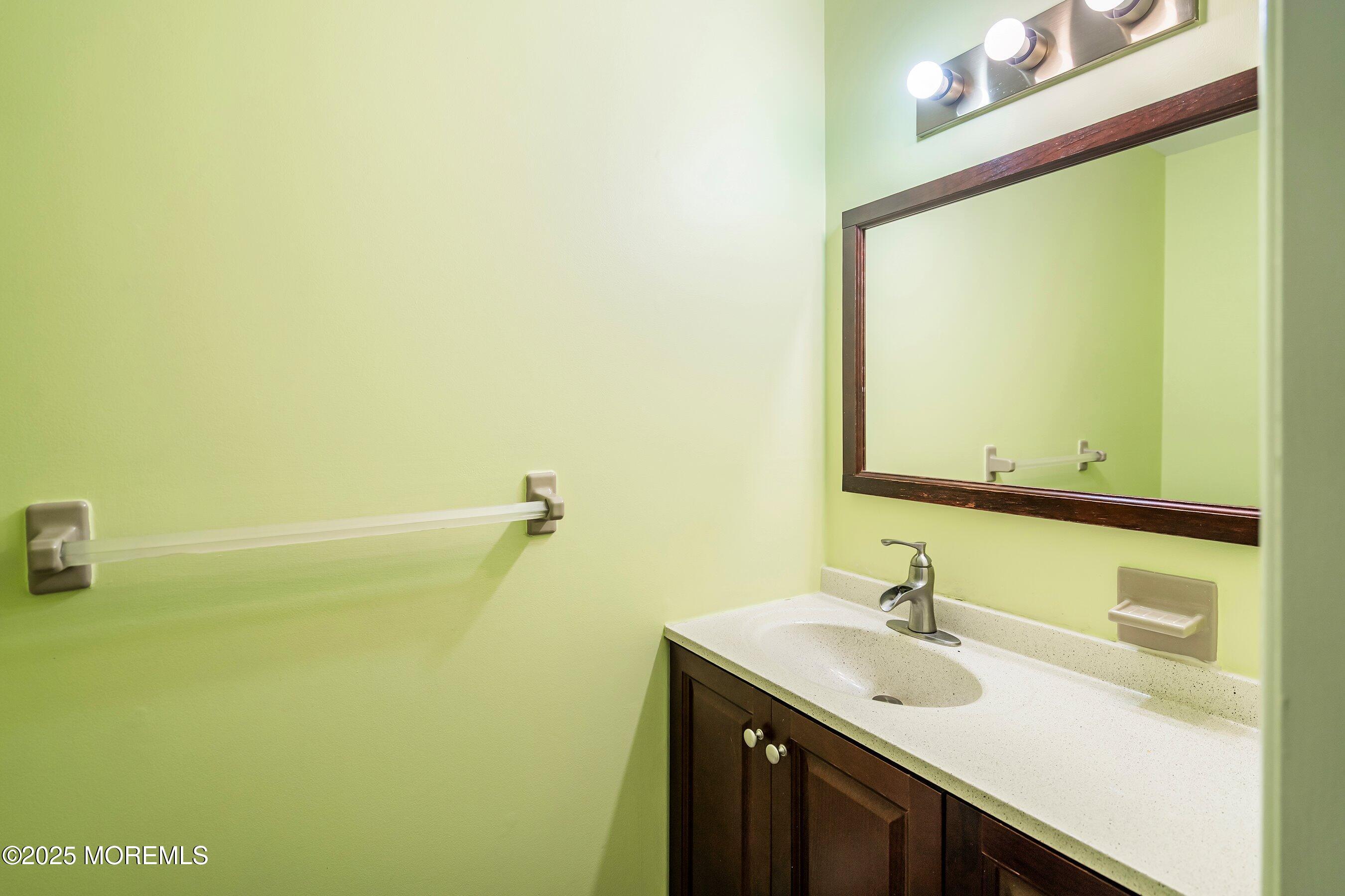 7 Staal Lane, Lodi, New Jersey image 17
