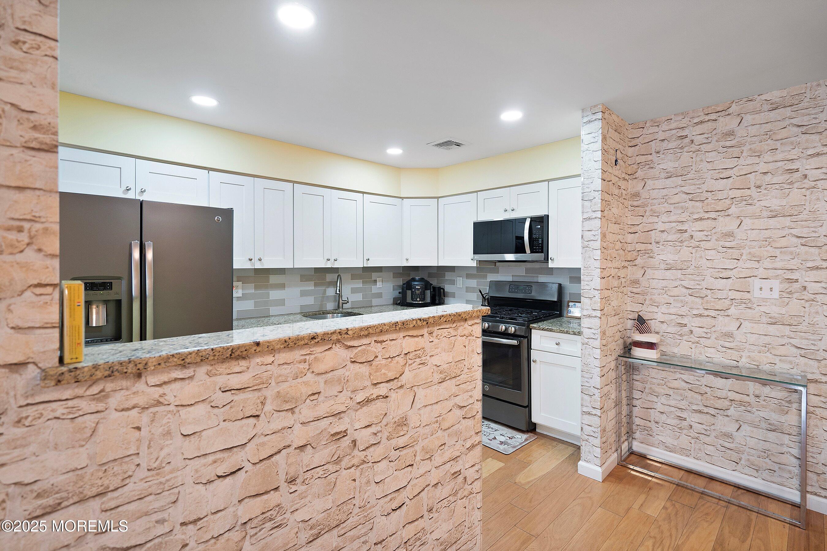 7 Staal Lane, Lodi, New Jersey image 11