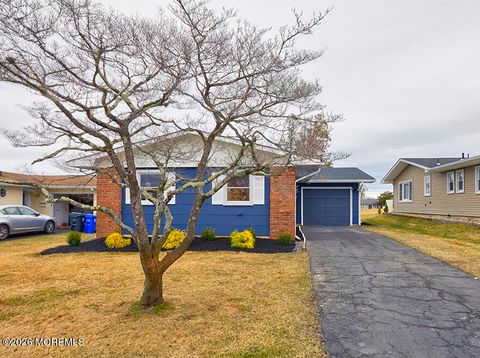 Homes For Sale - 45 Tony Court<br/> Brick, NJ 08724