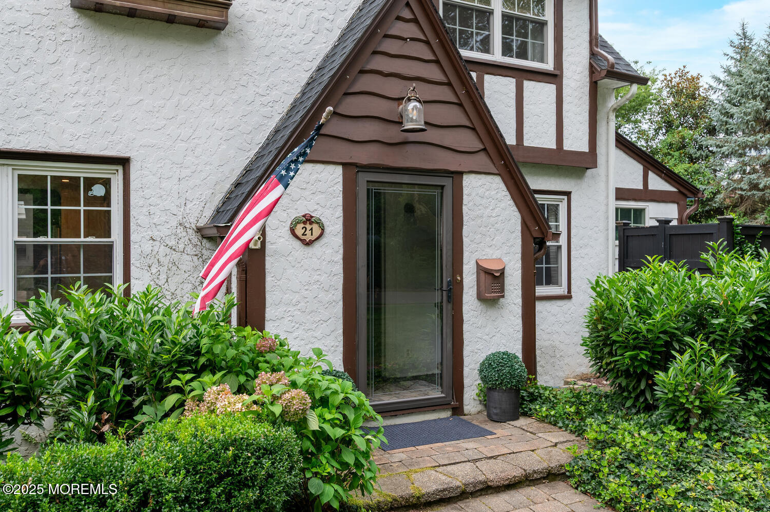 21 Buttonwood Drive