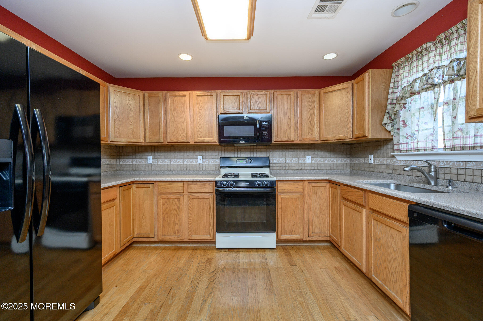 25 Lawrence Avenue, Bayville, New Jersey image 9