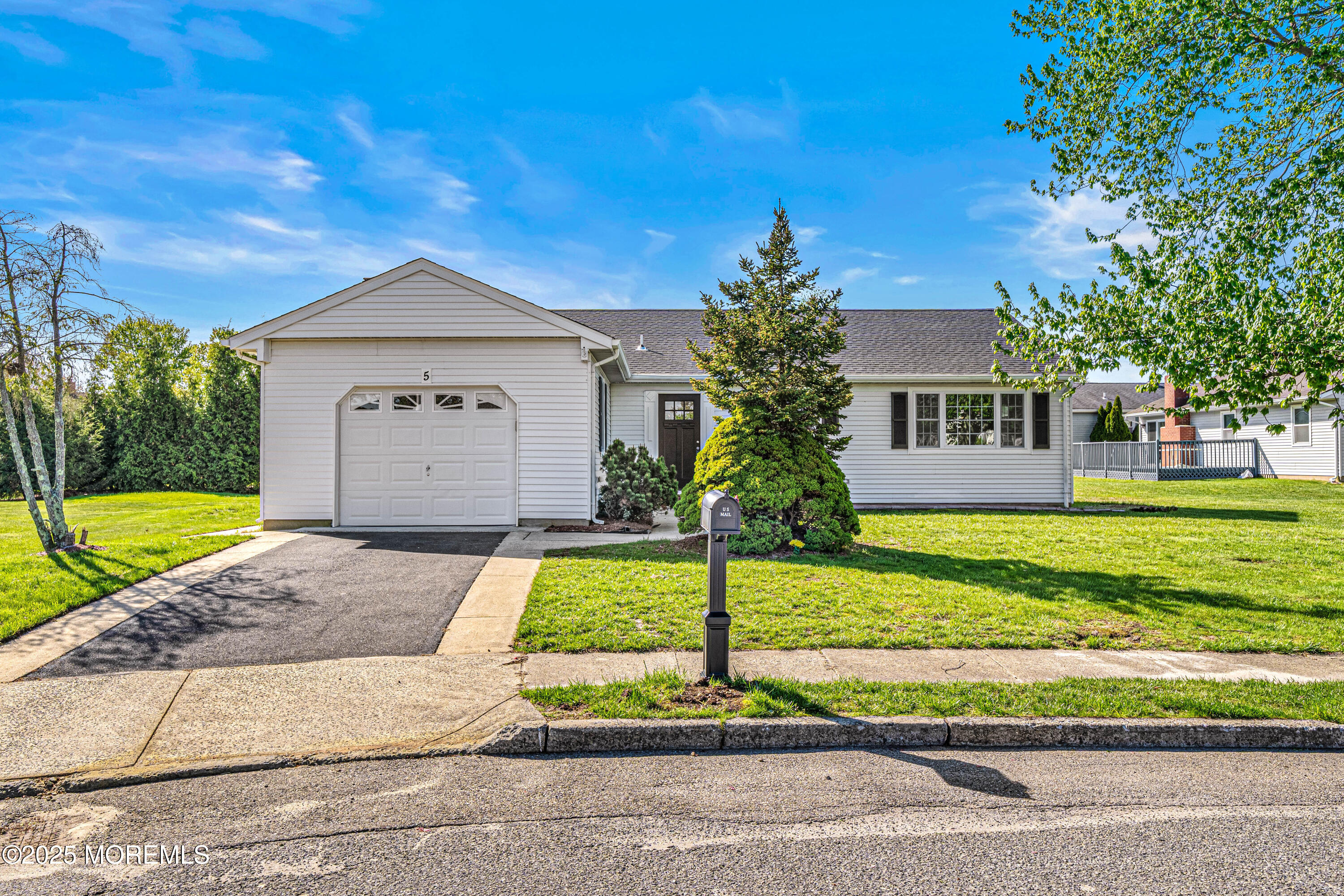 5 Gramercy Court, Toms River, New Jersey image 4