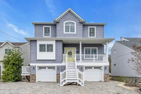 MLS: 22610487