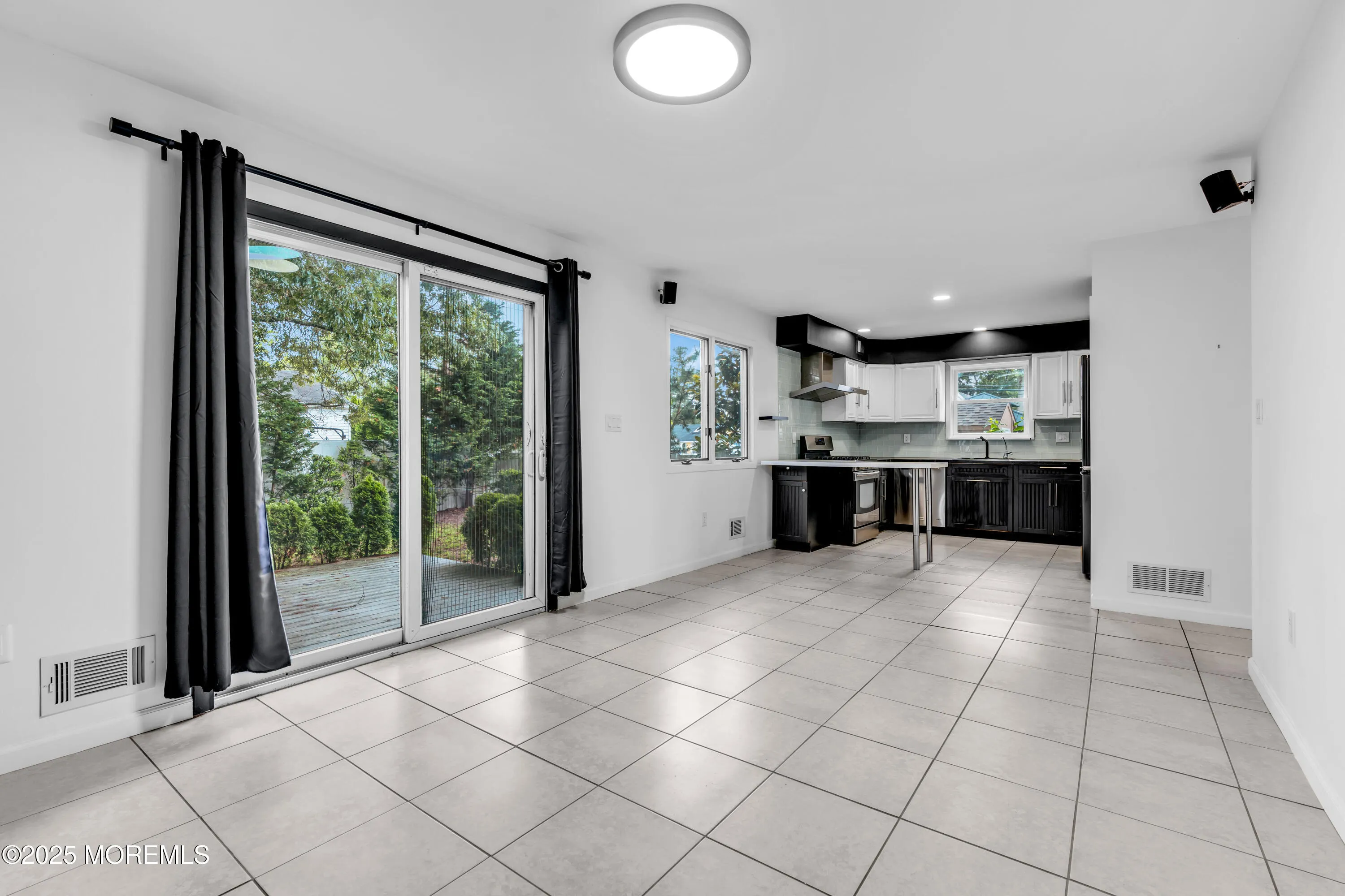 Brick, New Jersey 08723, United States, 3 Bedrooms Bedrooms, ,2 BathroomsBathrooms,Residential,Active,150990