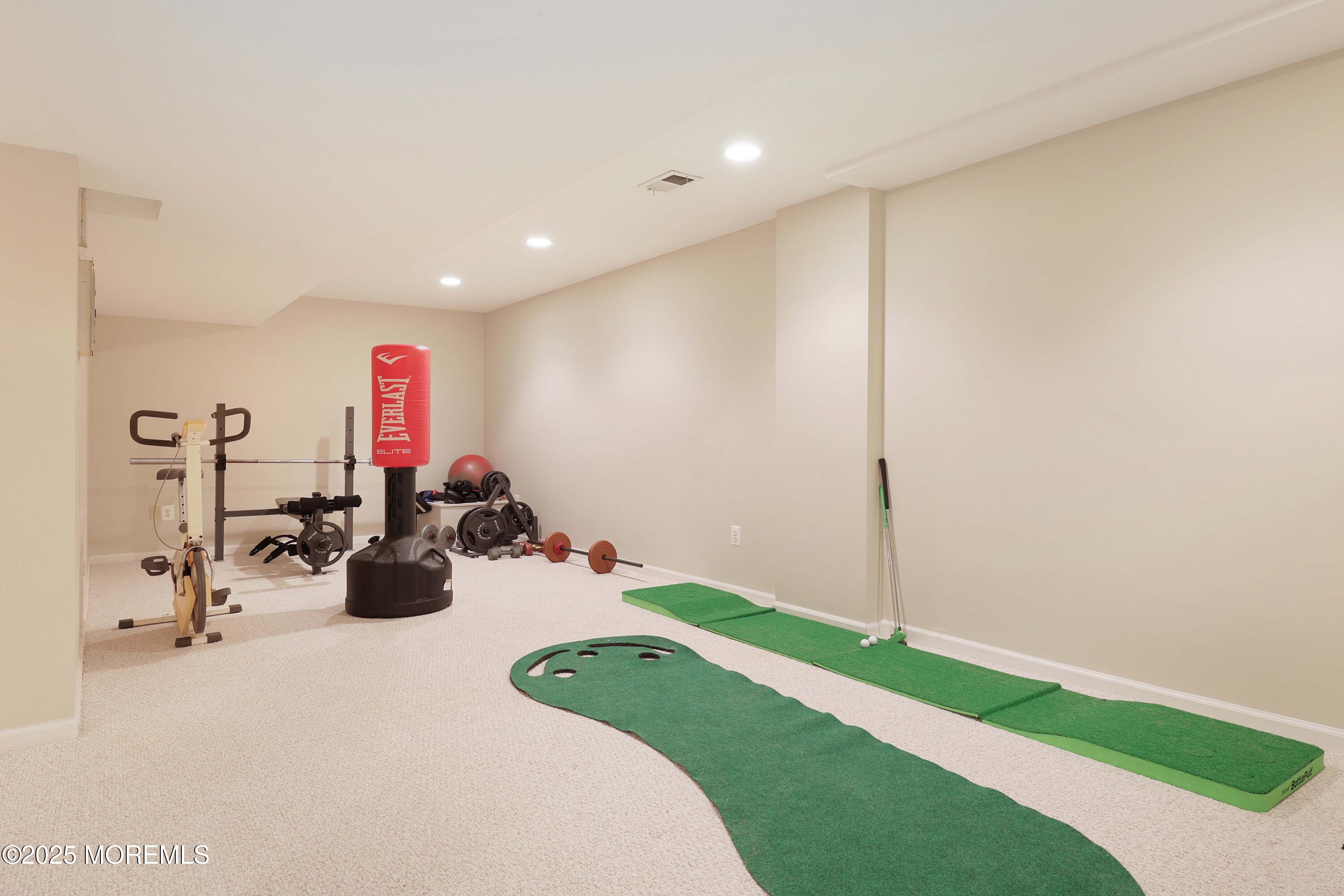 22 Roe Lane, Howell, New Jersey image 27