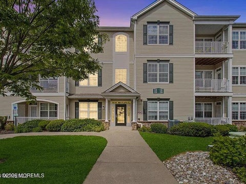 Condo For Sale - 136 Mill Pond Way #22<br/> Eatontown, NJ 07724