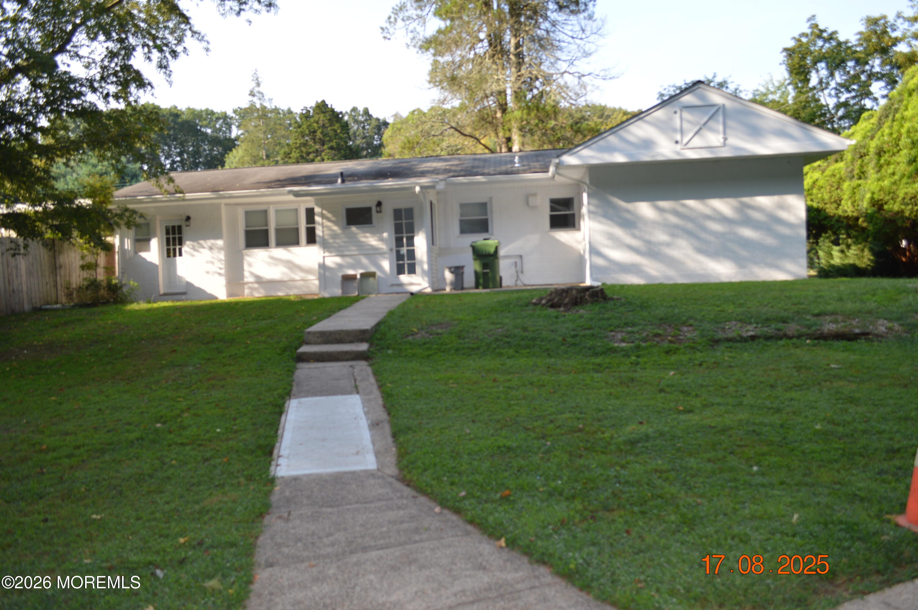 Photo 1 of 21 — 14 Homestead Lane, Roosevelt, NJ 08555
