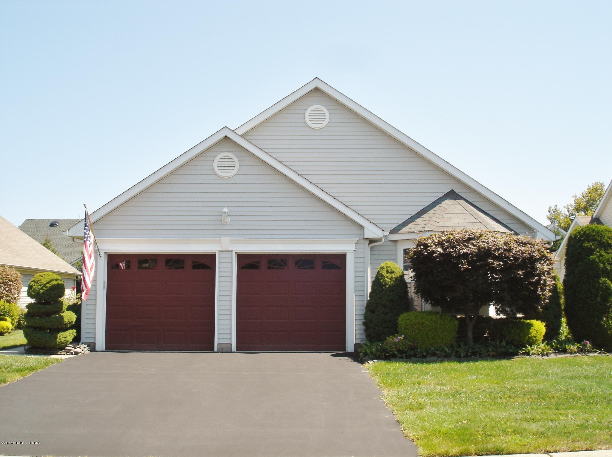2555 Ridgemont Court
