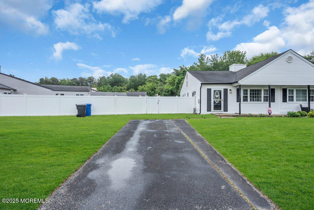 2090 Lamplighter Drive, Toms River, New Jersey image 5