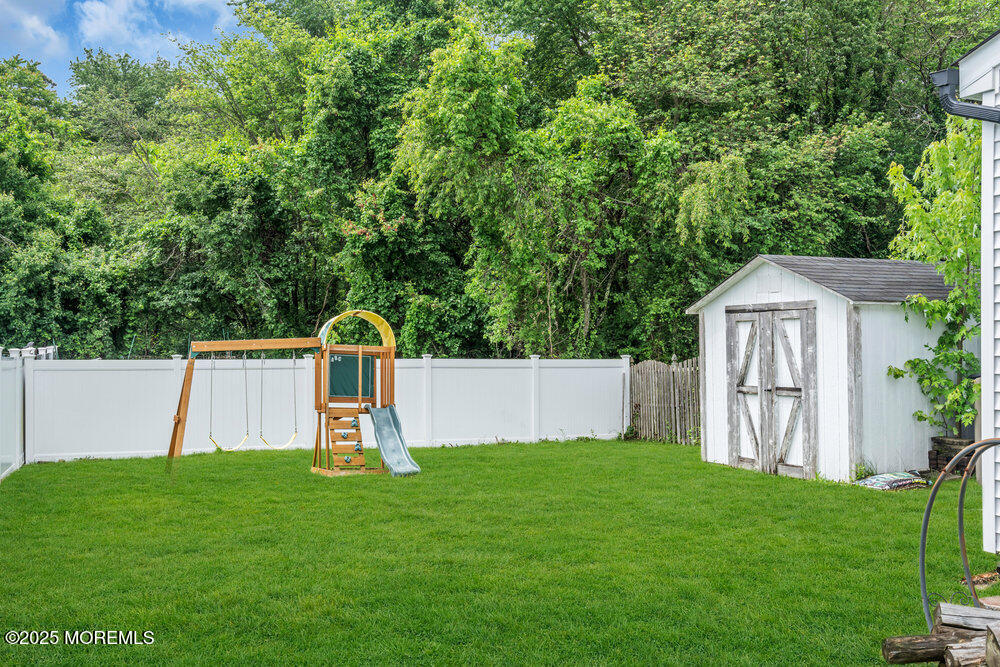 2090 Lamplighter Drive, Toms River, New Jersey image 32