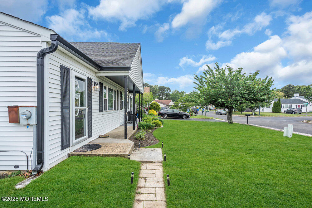 2090 Lamplighter Drive, Toms River, New Jersey image 6