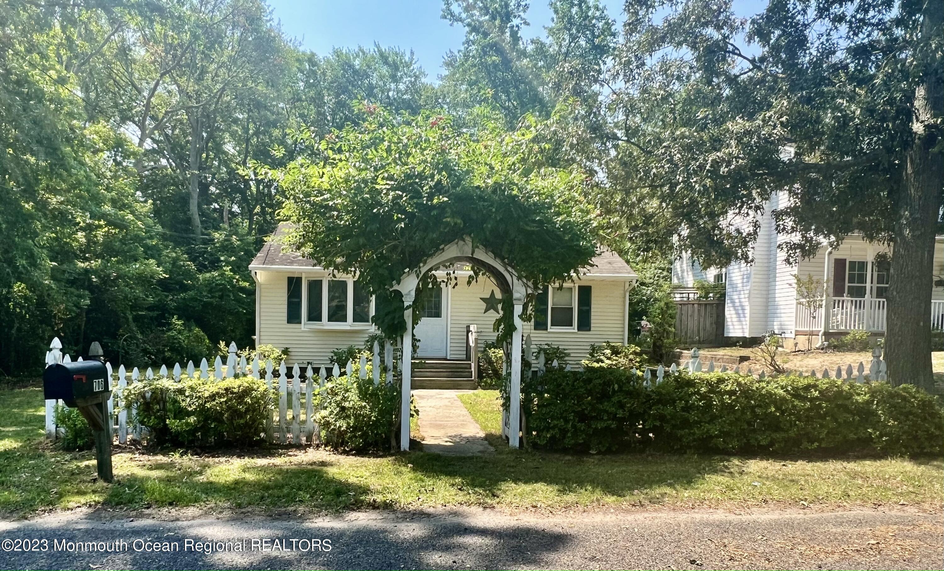 706 Riverside Drive