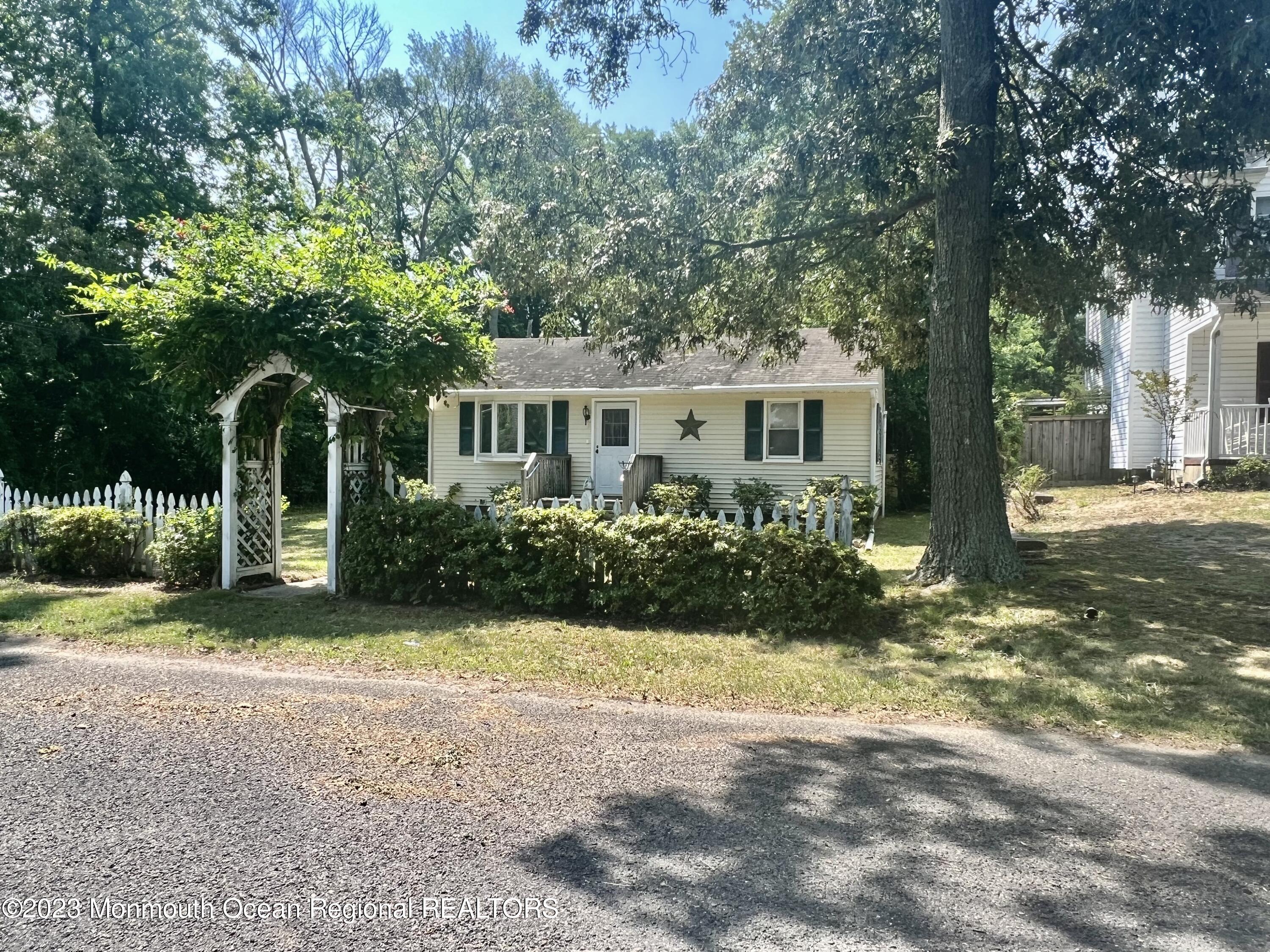 706 Riverside Drive