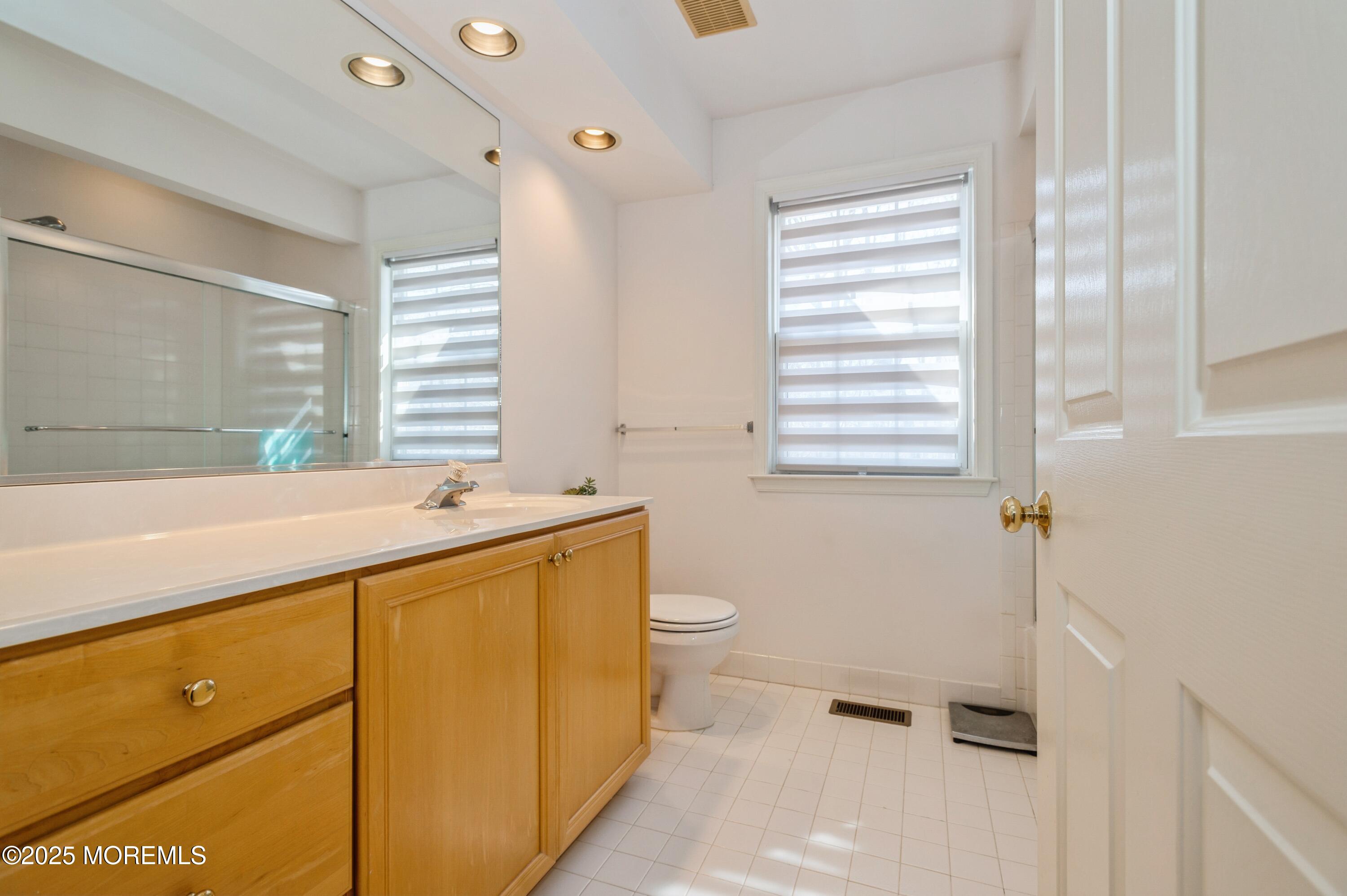 10 Banff Court, Morganville, New Jersey image 24