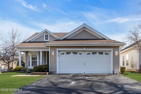 Homes For Sale - 12 Bellflower Drive<br/> Lakewood, NJ 08701